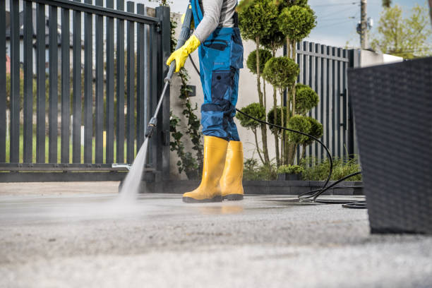 Best Sidewalk Pressure Washing  in Plymouth, WI
