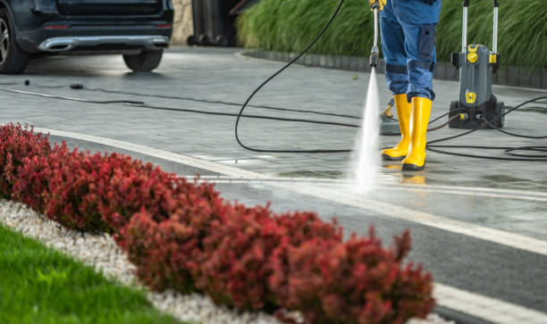 Best Garage Pressure Washing  in Plymouth, WI